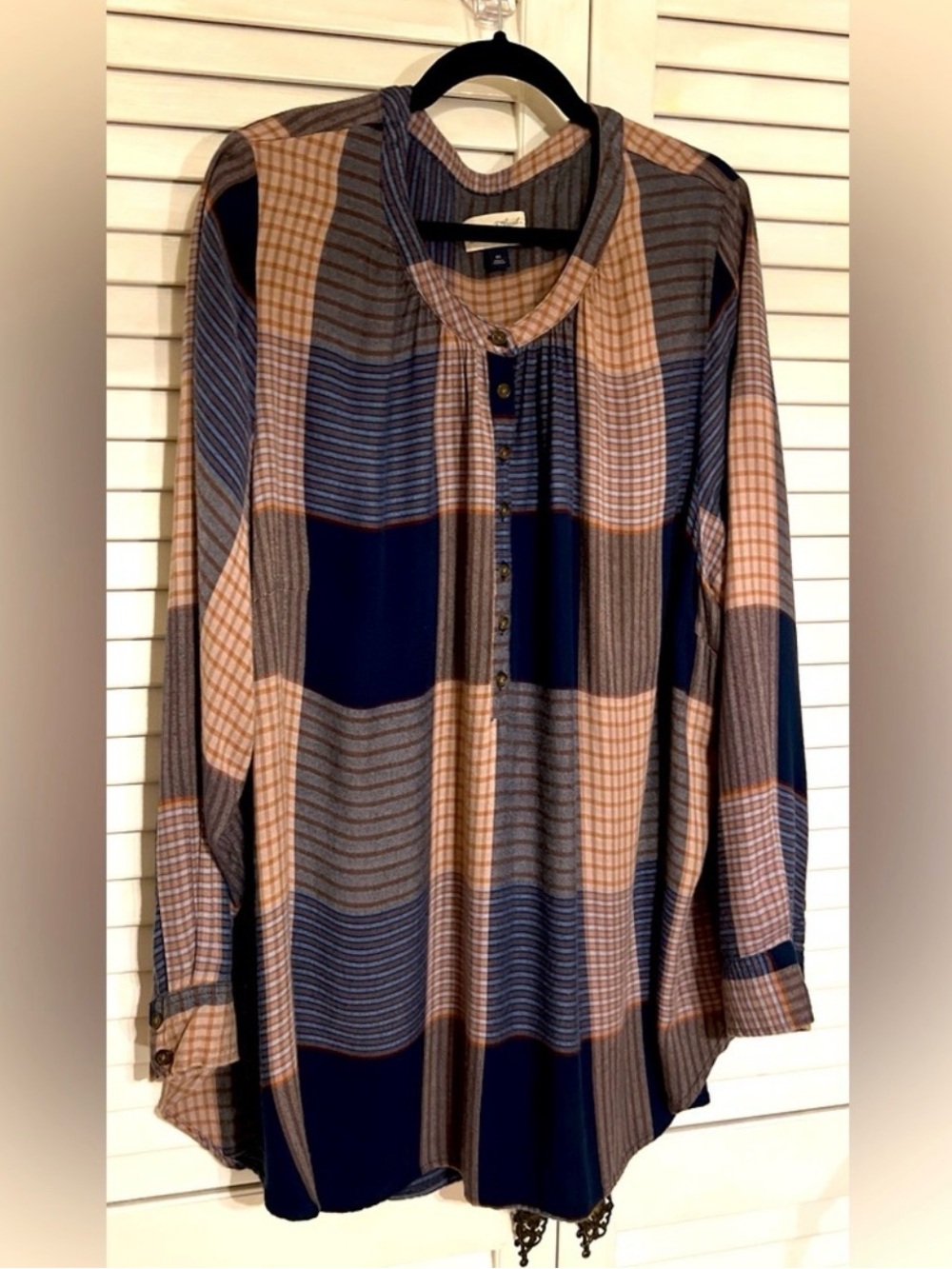 Universal Thread Navy and Tan Plaid Button-Down Tunic Size 4X
